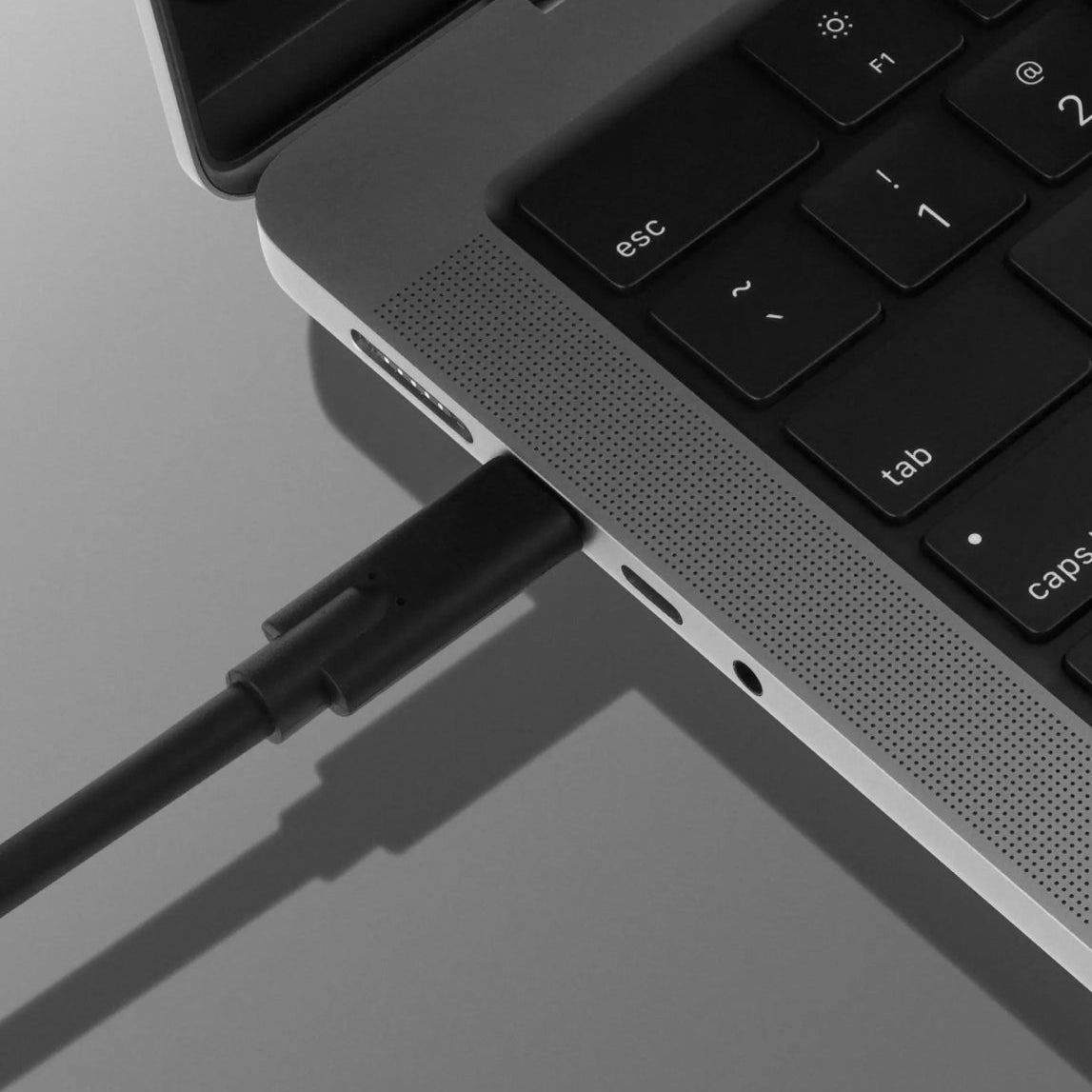 VisionTek.com - VisionTek USB - C to USB - C Cable | 6.6ft (2m) | 100W Power Delivery | 10Gbps Data Transfer | 4K Video | DisplayPort Alt Mode | Compatible with USB - C Devices